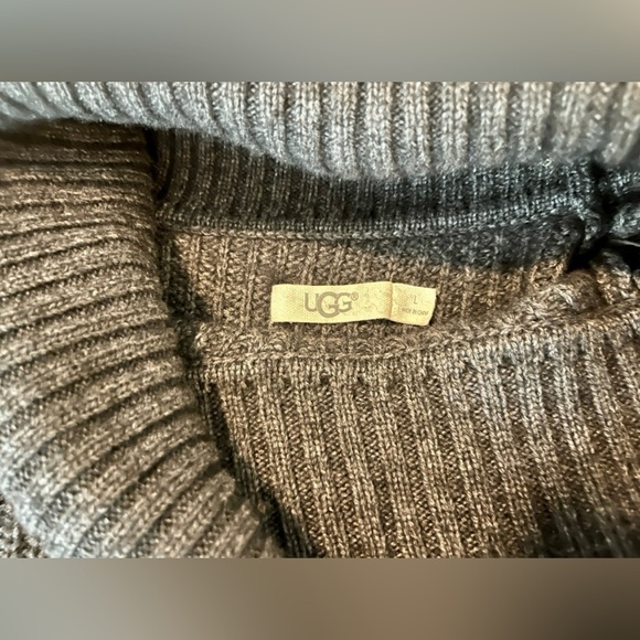 SOLD UGG Tunic Sweater - Picture 3 of 3